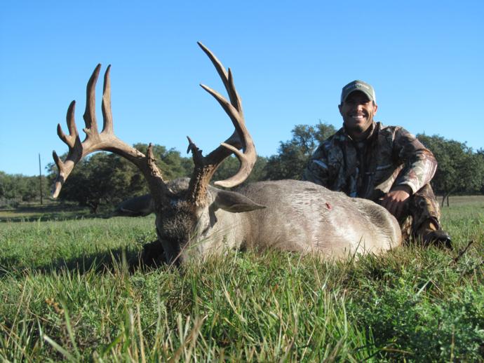 Whitetail Hunts Photo
